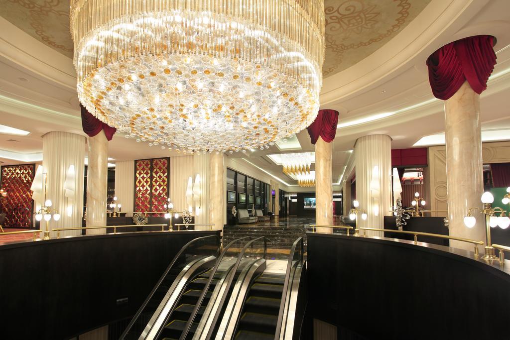 Royal Plaza Hotel And Casino Qapschaghai Exterior foto